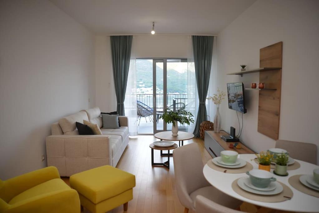 Design Flat With Impressive Boka Bay View Apartment Kotor Exterior photo